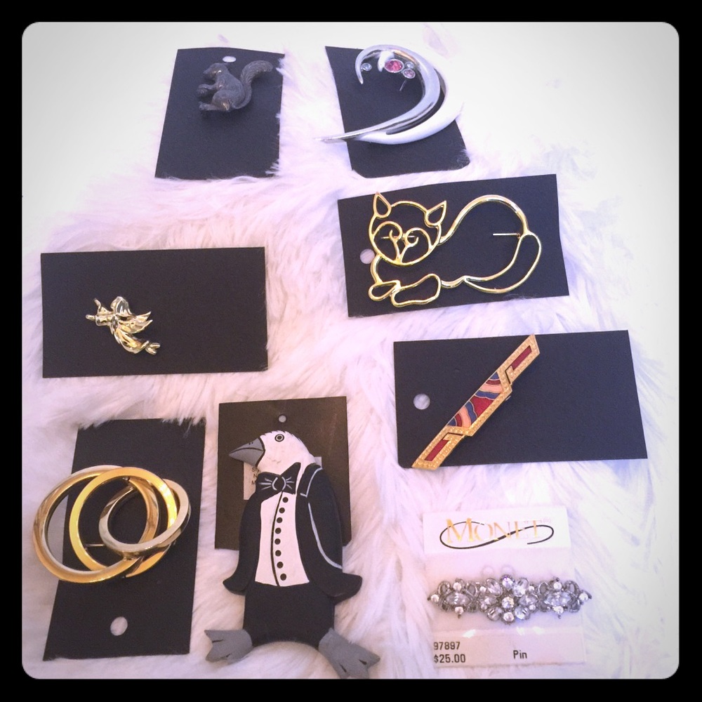 Lot of 8 vintage pins/brooches